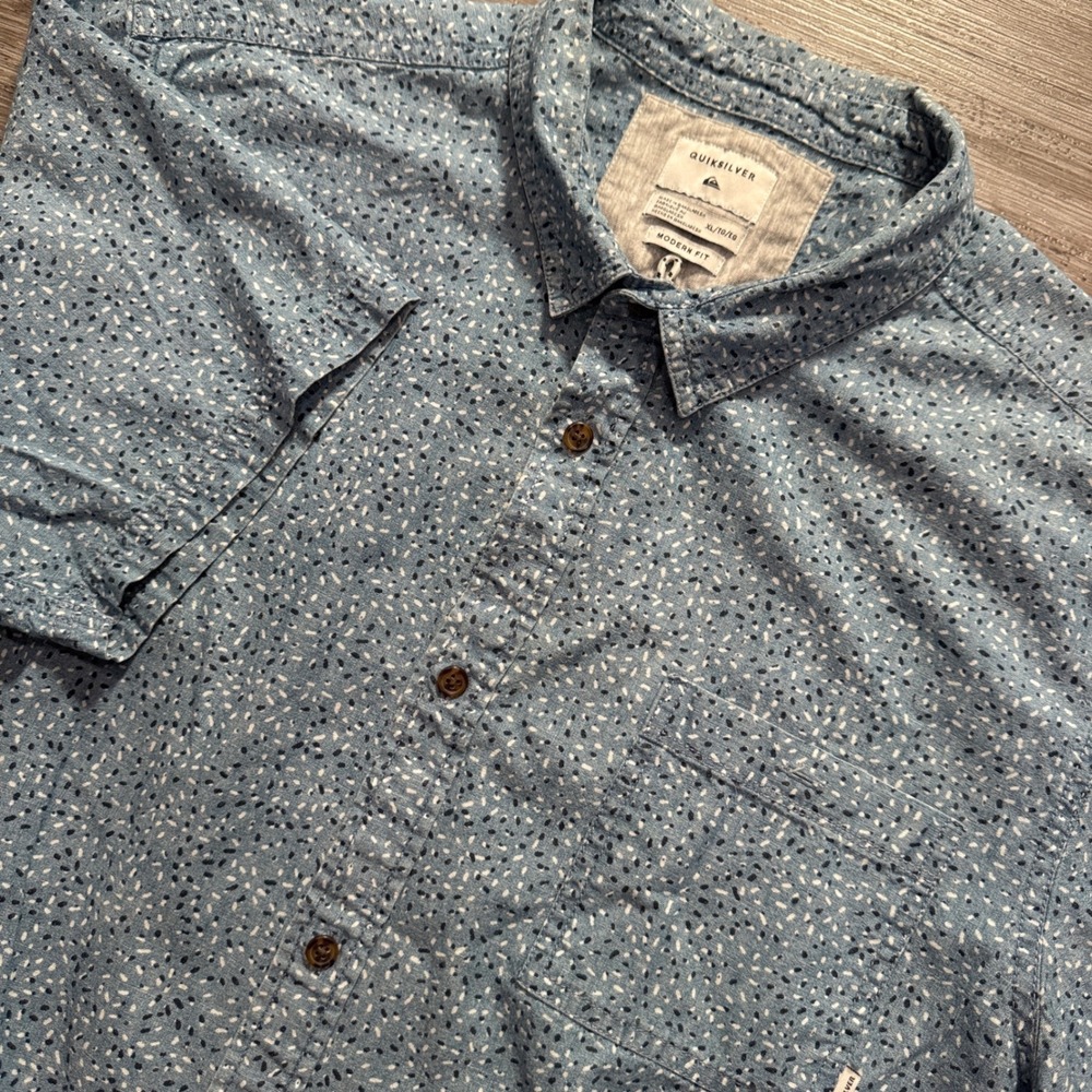 Quiksilver Shirt Mens XL Blue Speckled Print Cotton Vacation Casual Modern Fit